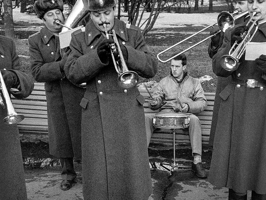 Полковой оркестр. Порк М.Горького. 1985год