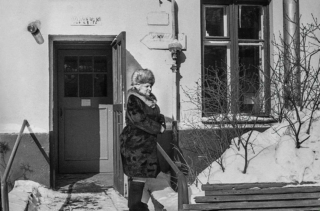 Во дворе дома по ул. Мясникова г.Минск 1984 год