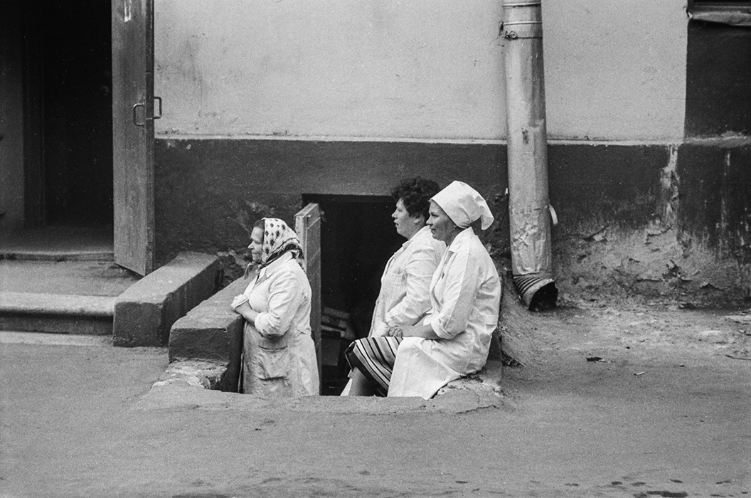 Во дворе дома по ул.Мясникова 35 г.Минск, 1986г.