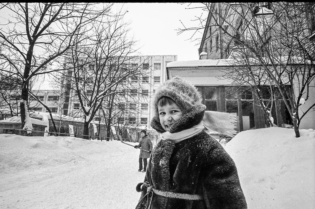 Во дворе дома по ул.Мясникова 35, Минск, 1986 год
