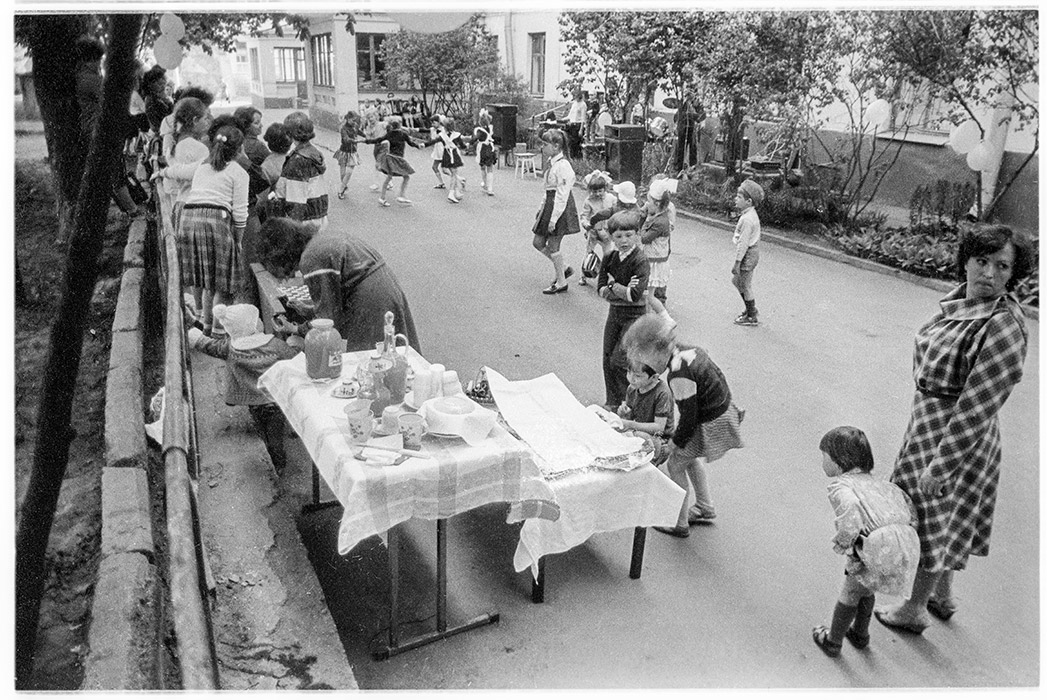 Во дворе дома по ул. Мясников д.35, Минск, 1987 год