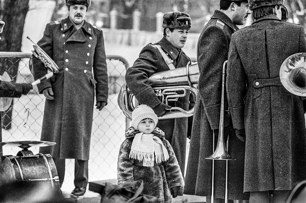 В парке Горького проводы зимы. Середина 80-х