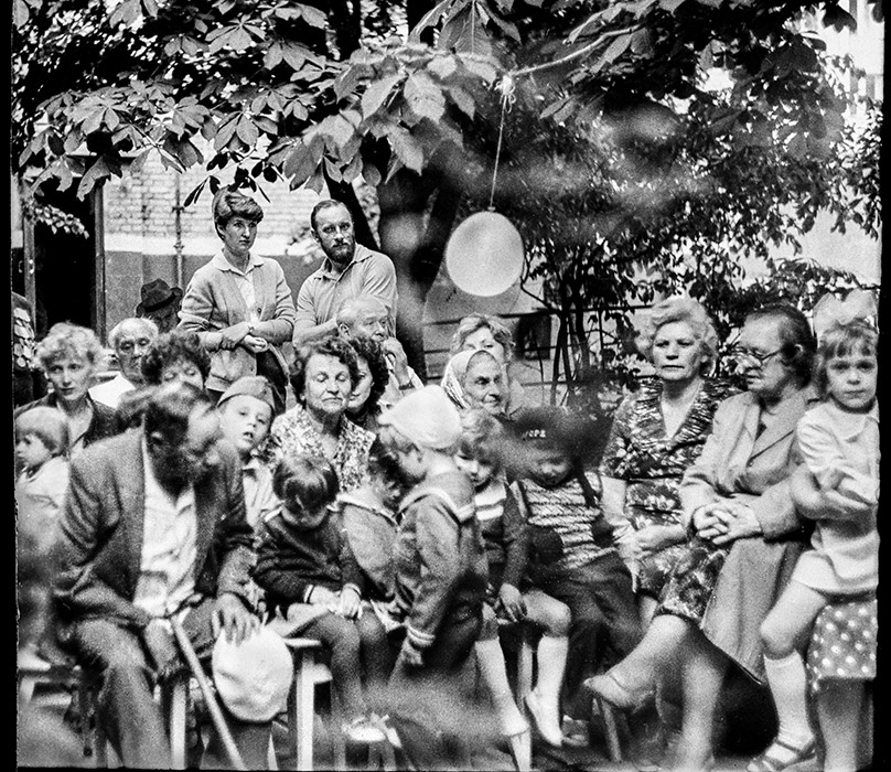 Праздник двора дома 34 по ул.Мясникова, Минск, середина 80-х