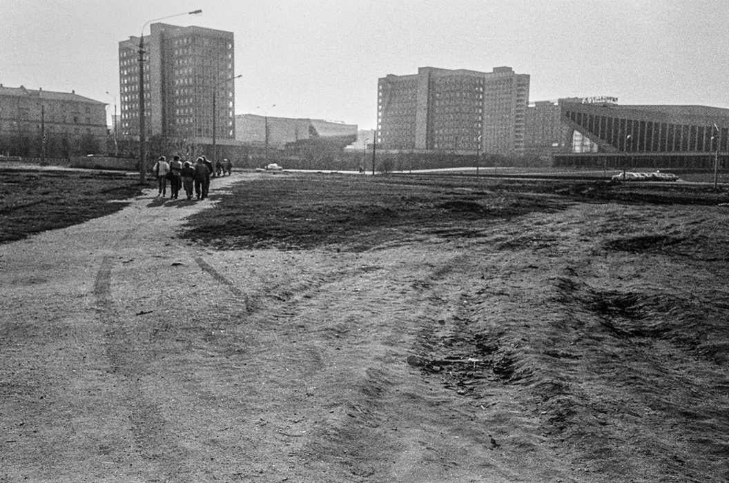 Пр-кт Машерова, Минск, площадь возле Дворца спорта, середина 80-х